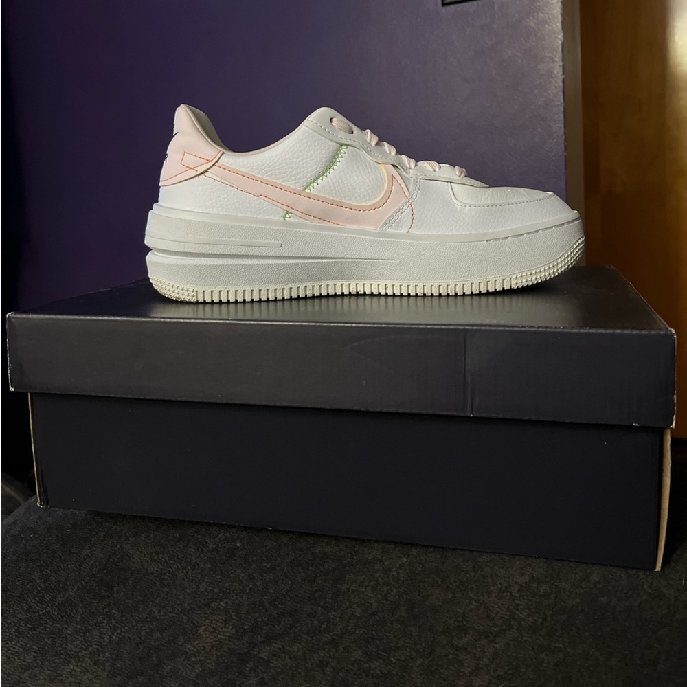 Nike Air Force 1 '07 Low Pastel Pink trainers